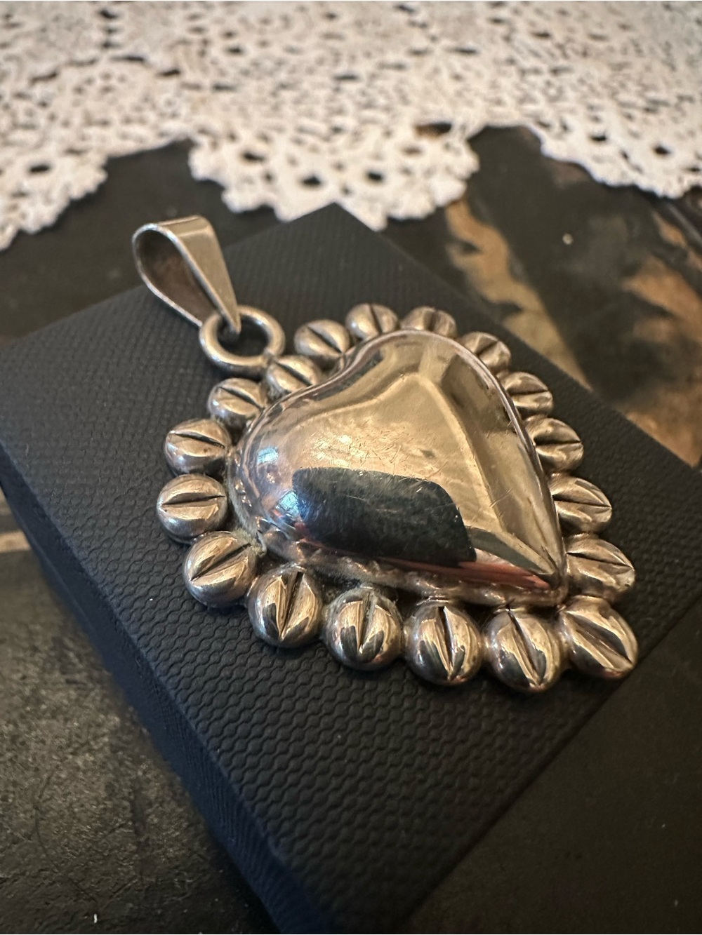 Taxco Mexican Silver Puffy Heart Pendant 925 Sterling 14 grams - Lg Bale - Picture 2 of 9